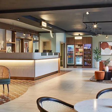 Leonardo Christchurch Hotel 4*