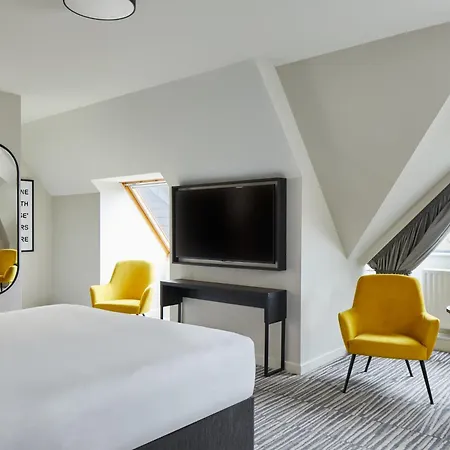 Отель Leonardo Christchurch 4*